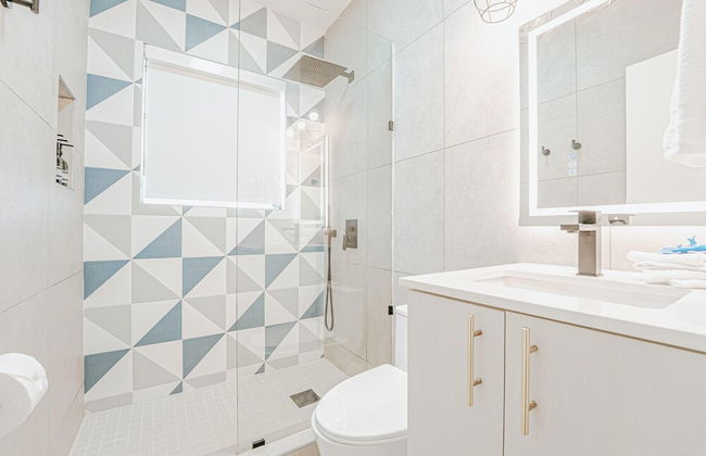 TWO Bedroom Apartment - Photo 16