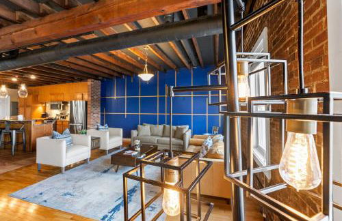 KING Penthouse Sleep8 4Bed 3BR 2BA Swepson Loft - Foto 11