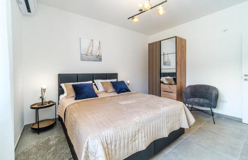 Villa Janie with a pool for up to 16 people - Photo 38