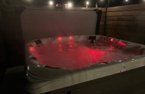 New Listing 2BR/2BA on Trout Lake HotTub & Firepit - Foto 44