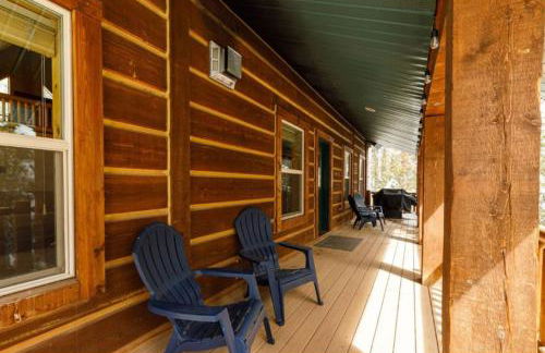 The Moccasin Lodge with Hot Tub and Fire Pit Escape - Foto 13