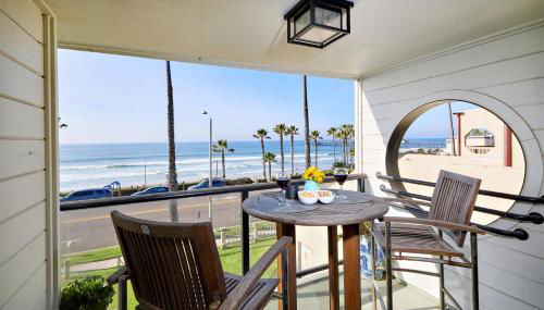 Coastal Luxury with Panoramic Ocean View - Foto 2