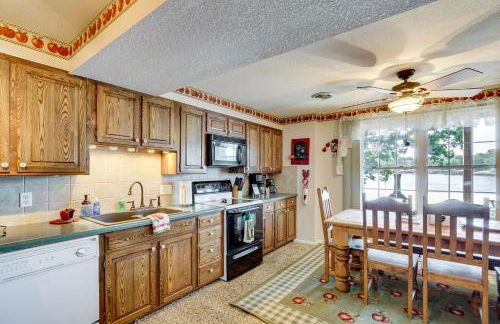 Lakefront and Dog-Friendly Gem in Gravois Mills - Foto 11