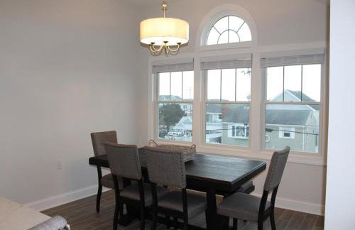 Sunday To Sunday, Elevator, Beach Badges, Roof Top Deck, Wifi, Bay Side 4 Bedroom, 3 Bath Townhouse 14056 - Foto 11