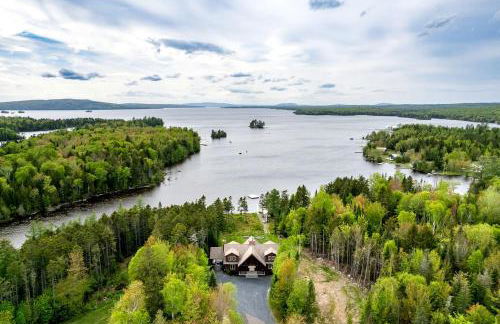 Secluded Cabin with Fireplace and Games in Lily Bay Township, Maine - Foto 13