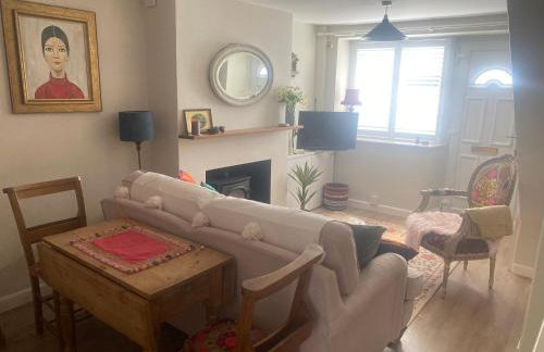 Cosy cottage in Bridport centre - Photo 1
