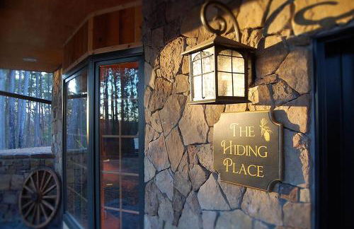 The Hiding Place - Foto 48