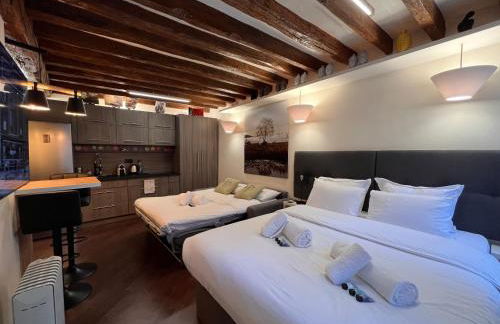 Saint-Germain Notre-Dame, rue des Anglais - Photo 2