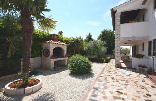 Lovable Apartment, Pool With Deckchairs, Fenced Garden With Grill, Wifi and Airco - Foto 48