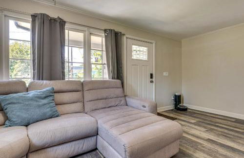 Steps to Playground Family Home in Douglasville! - Foto 6