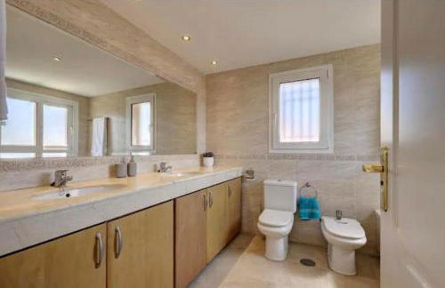 Spacious Villa Flamenco Riviera Del Sol - Photo 17