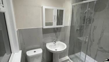 Fully Refurbished 3 Bed House - Dartford - Foto 2