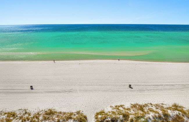 Spectacular 3br 4ba w/ Private Pool, 2 Min Walk to Beach - Sleeps 15! - Foto 50