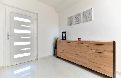 4 Bedroom Amazing Home In Prkos - Foto 12