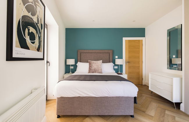 Staines Riverside by Charles Hope - Photo 7