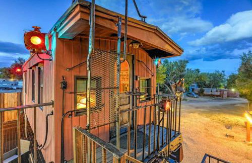 1920s Red Rock Caboose Bike Hike Explore - Foto 6