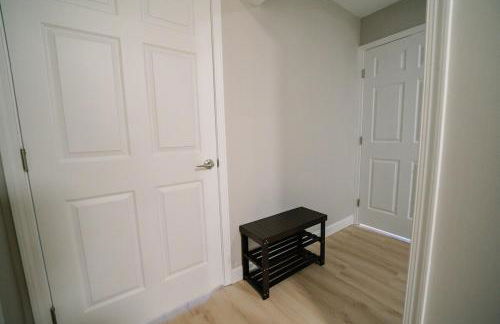 Spacious 5BR 2BA Free Parking Minutes to DC with Foosball - Photo 18