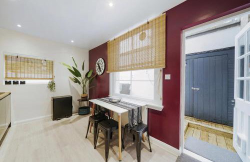 London Acton - hot tub, cinema, games & arcade - Foto 28