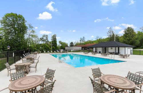 Modern Lake Geneva Condo with Year-Round Views - Foto 21