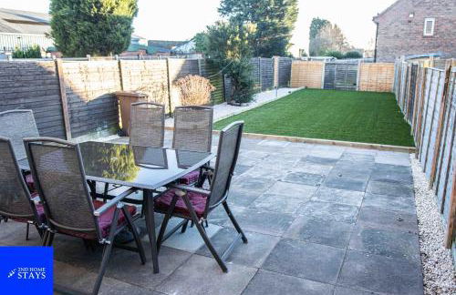 2ndHomeStays-Walsall- A Charming 3-Bed Home with Landscape View - Suitable for Contractors and Families -Large Parking for 3 Vans - Sleeps 7- 7 mins to J10 M6 and 21 mins to Birmingham - Foto 2