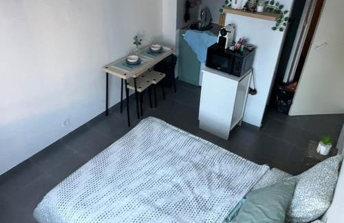 Studio bien situé - Proche Centre Bd Jules Verne - Foto 14