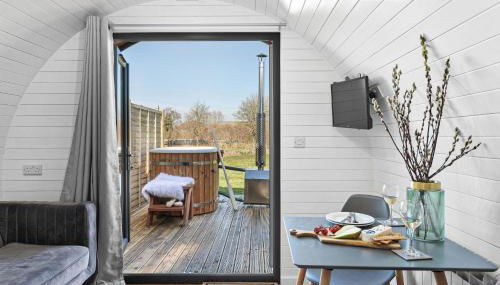 Bramley, Apple Tree Glamping, Nr Wells - Photo 1, Garden, Garden view