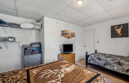 Overlook at Sleepy Creek -- Sleepy Creek Frontage, Secluded, Grill, Fire Pit, Deck, Family Friendly, Game Room, Fishing, Hammock, View, Fireplace - Foto 27