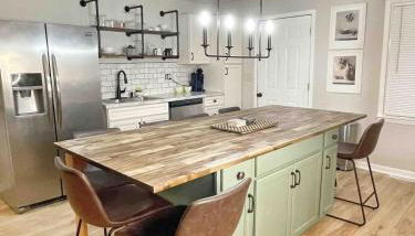 Charming Family Retreat Near Parks Fire Pit & Games - Photo 2