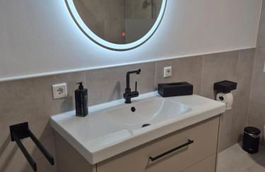 Luxsuite Still und Komfort 1 Balkon Grill TV-75 Zoll - Foto 13