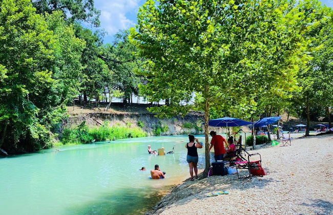 Log Cabin 1 at Son's Blue River Camp - Foto 32