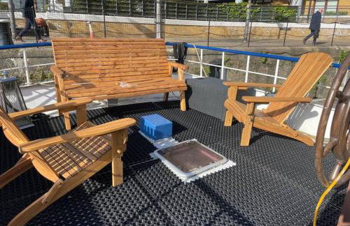 Historic Dutch Barge, Idyllic location - Photo 4