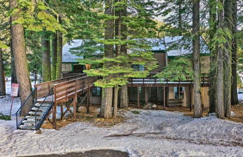 Pinecrest Retreat with Fireplace! - Photo 27