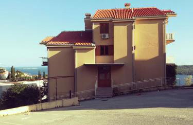 Cozy Apartmant with a sea view in Orašac - Photo 16