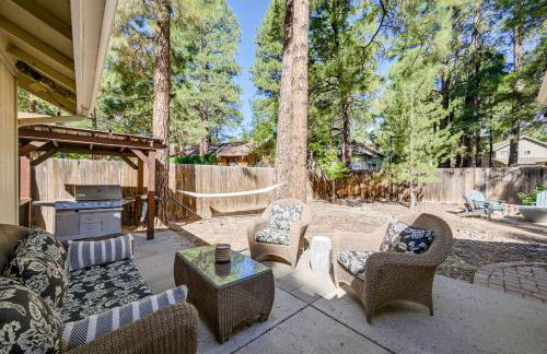 Stylish Flagstaff Hideaway with Hot Tub and Fire Pit! - Foto 2