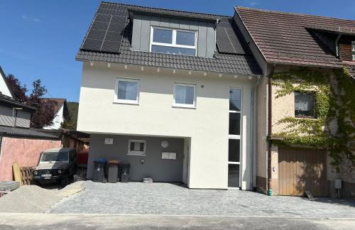 Stylisches Maybach Appartement mit Terrasse für 5 Personen, 5 Betten, große Kochinsel, Homeoffice mit 250Mbit WLAN - Foto 16