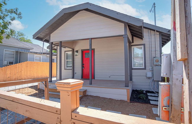 Delightfully Renovated 4 Br/2 BA Near DT Riverwalk - Foto 17