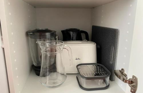 La Manga km 0, pisos estudios - planta baja - 100m de la playa - studio flats - ground floor - 100m from the beach, cada con bicis & tabla SUP, piscina & pádel & tenis & más - each with bikes & SUP board, pool & paddle & tennis & more - Foto 22