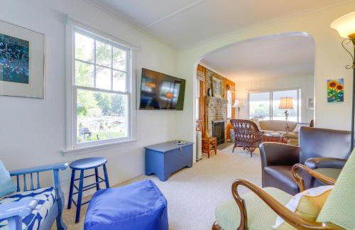 Lakefront Cottage with Covered Porch and Dock! - Foto 4