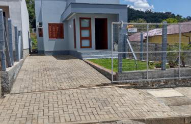 Grey House, próximo a Gramado e ao Templo Budista - Foto 1