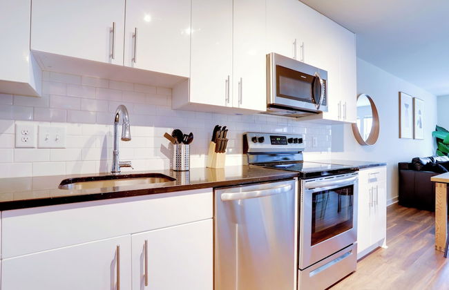 Comfort Apartments Near Capitol City - Photo 47