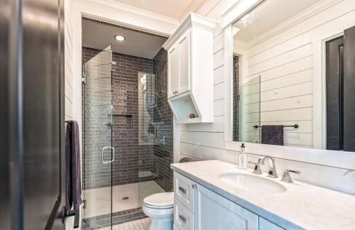 FIXER UPPER’s Original BARNDOMINIUM!! Sits on Private 16 wooded acres & lake - Foto 16