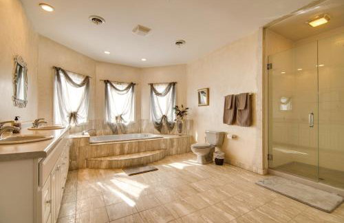 Hot Tub and Sauna Hoffman Estates Villa in Elgin! - Foto 24