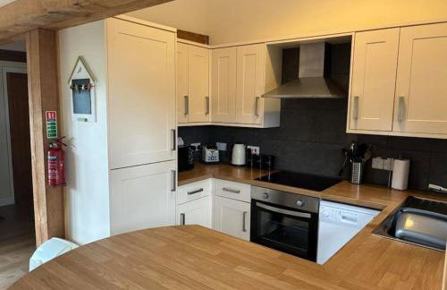 1 Coopers Cottage, Bodiam, East Sussex - Photo 2