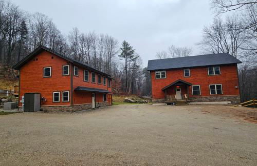 Powder Run - Modern 3BR Basecamp with Hot Tub, AC, EV Charger & Flat Parking - Foto 35