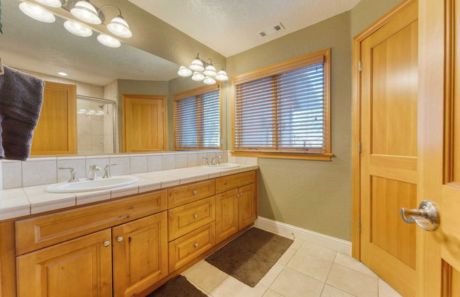 Luxe All-season Retreat by Avantstay Prime Location, Near Skiing - Foto 40