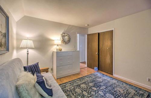 Spacious Redwood Retreat with Hidden Hot Tub - Foto 21