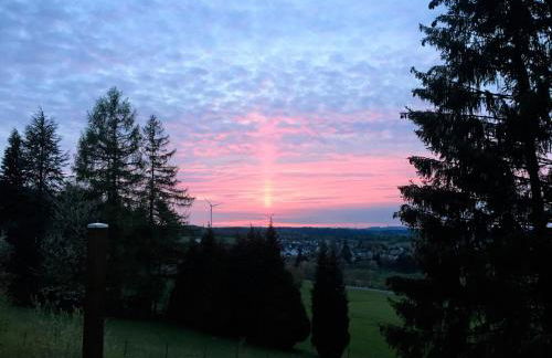 Vacation home with a view of nature, home theater, fireplace - Foto 50