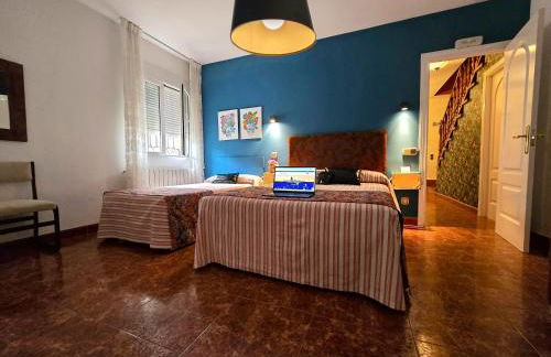 Entreacebedas rural&vacaciones, alojamientos con jardín PRIVADO, barbacoa y chimeneas - Foto 48