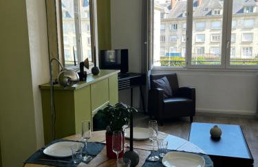 Vue exceptionnelle sur la place Gambetta Plein centre cafés restos idéal séjour pro ou en famille - Foto 12