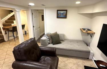 Elegant Garden Suite Minutes Walk to Union Market and NoMa Metro - Foto 1